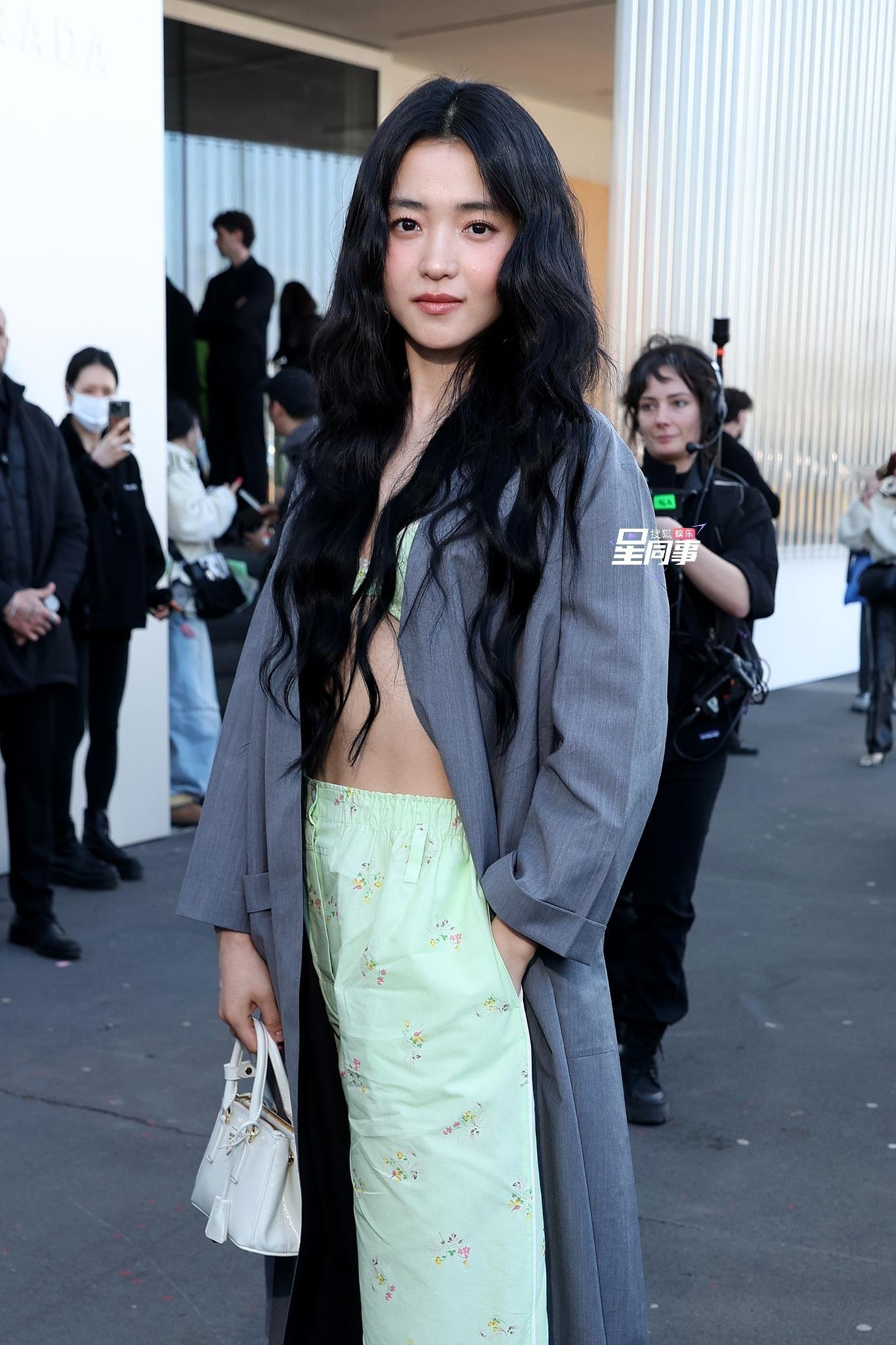 明星prada看秀生图 新鲜出炉集合一组Prada看秀上班生图，你最喜欢谁的风格