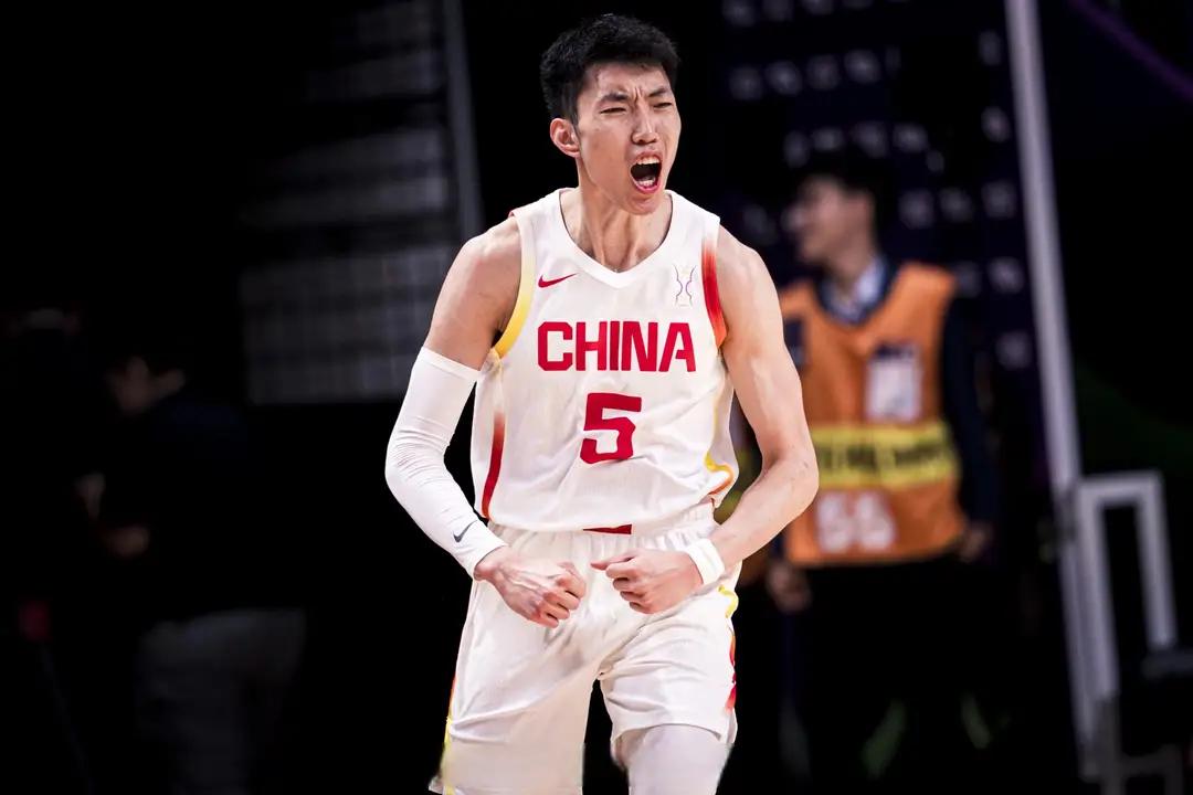 中国男篮又赢了！淘汰沙特阿拉伯强势晋级4强，廖三宁真的是大功臣，姚明、易建联之后