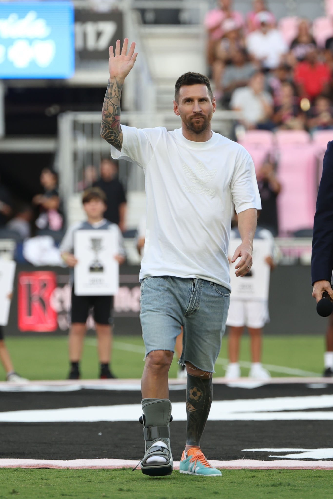 🚨马蒂诺🎙️：“莱昂内尔·梅西继续在健身房锻炼，这在我们的日程安排之内。”#