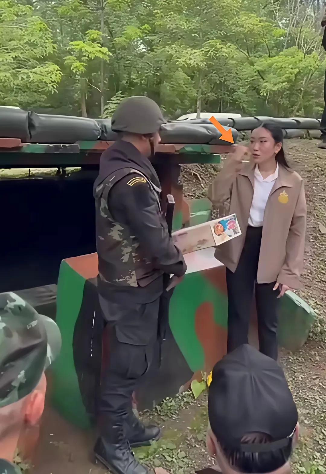 虽然佩通坦还没有恢复总理职务，但是在泰柬爆发冲突之际，佩通坦不顾个人安危，亲自到