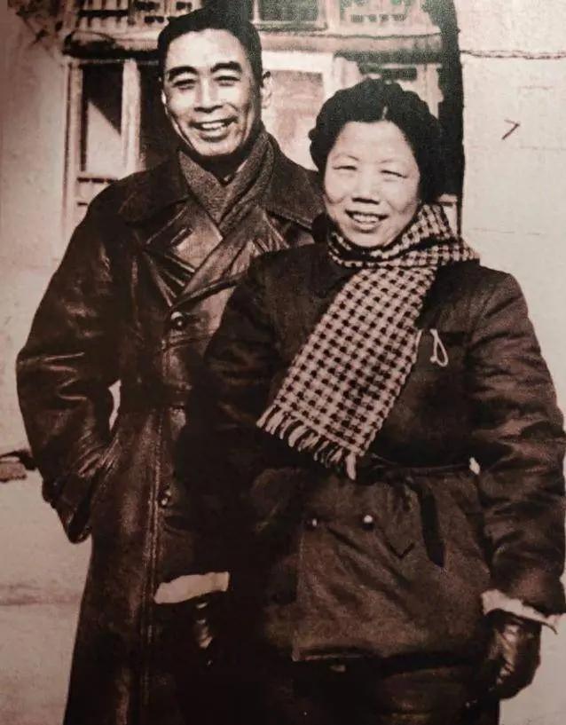 周总理赌气住在钓鱼台，邓颖超求他回家，周总理：那我可有个条件。

那是1973年