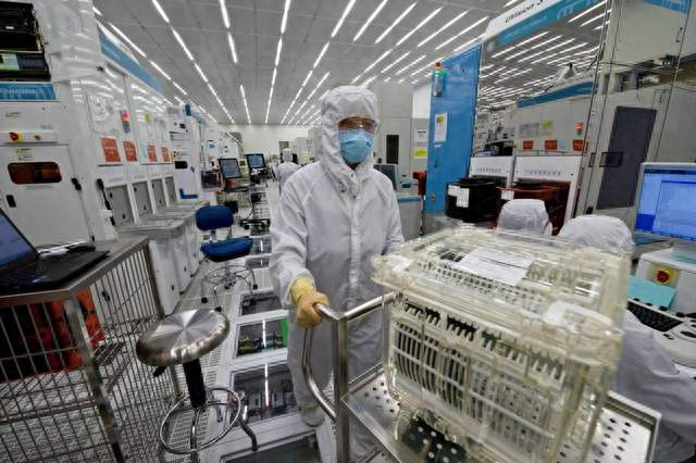 美国：荷兰芯片不许卖中国！中国：美国想买荷兰公司，问我了吗？