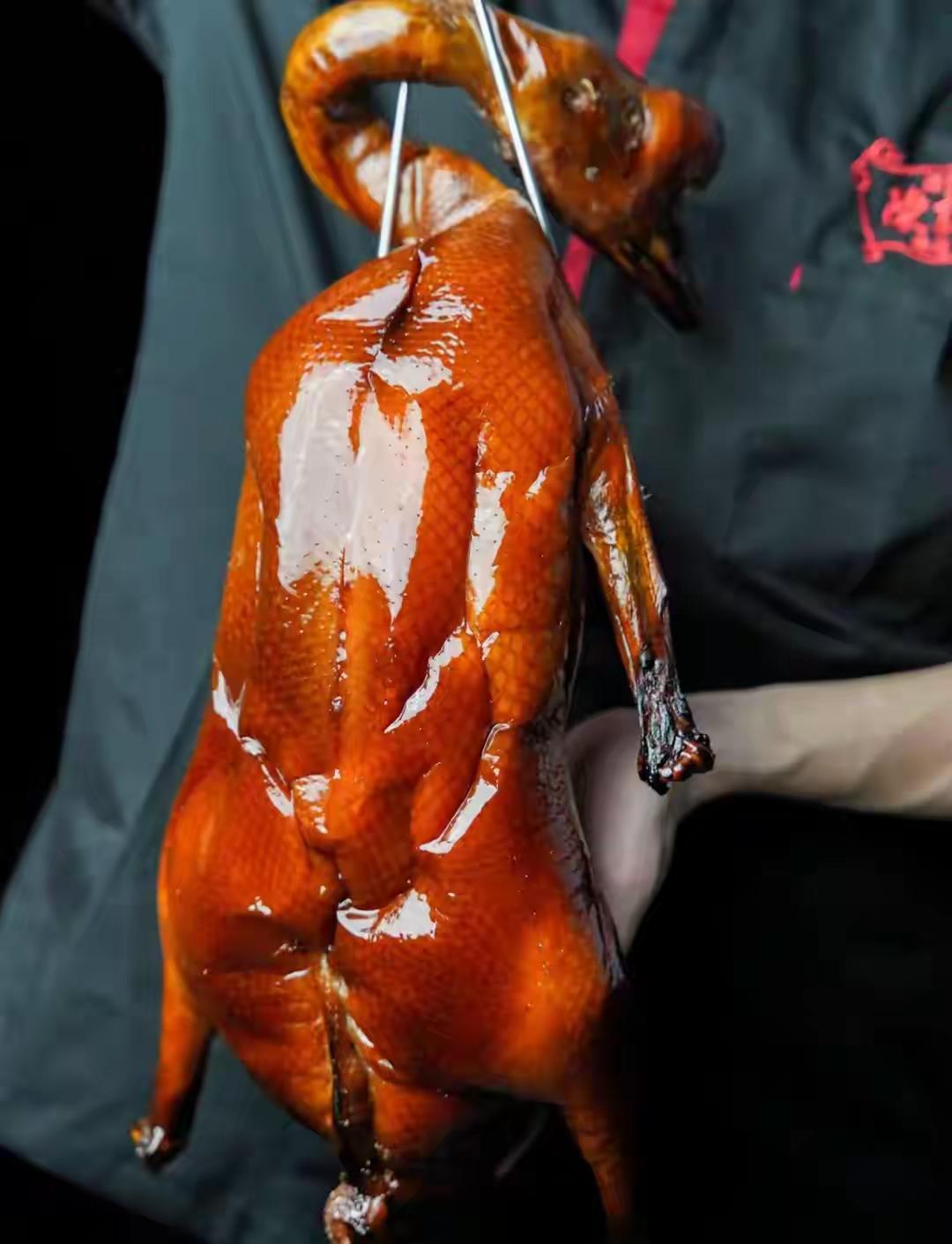 人一辈子，什么最值钱？
恐怕每个人的答案都不同。
想起一个故事。
男人想吃烧鹅，