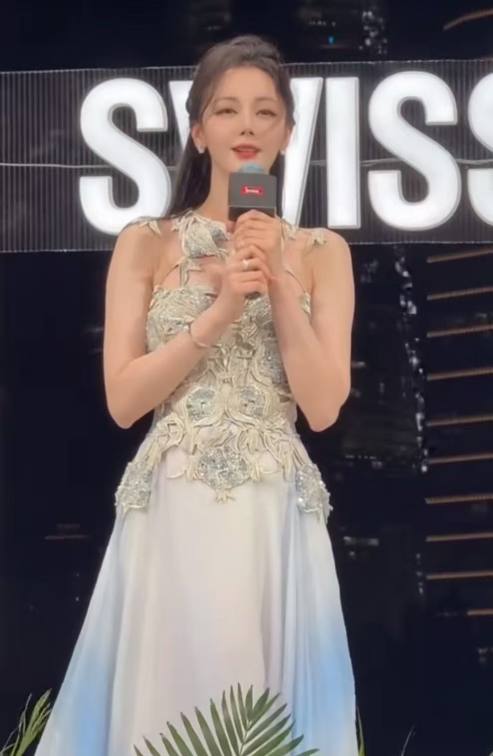 迪丽热巴美颜镜头美颜镜头下的迪丽热巴哈哈哈 ​迪丽热巴美颜镜头 ​​​