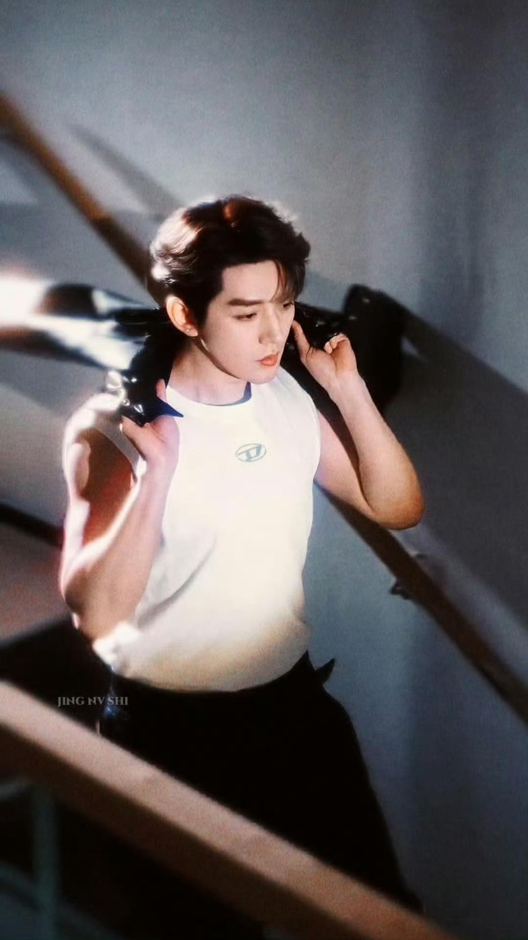 邓为的男友力好强，这这这谁看了不馋啊，斯哈斯哈邓为的手臂肌肉线条邓为