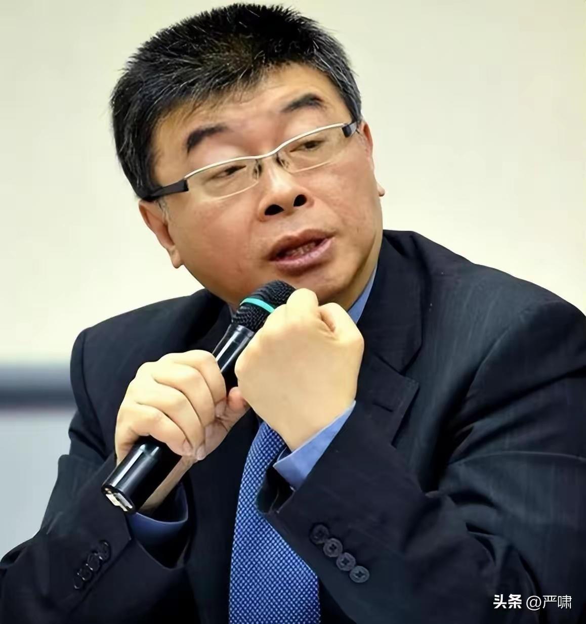 邱毅痛批马英九，直指其误台行径
 
台湾统派邱毅火力全开，直骂马英九是“废物”，