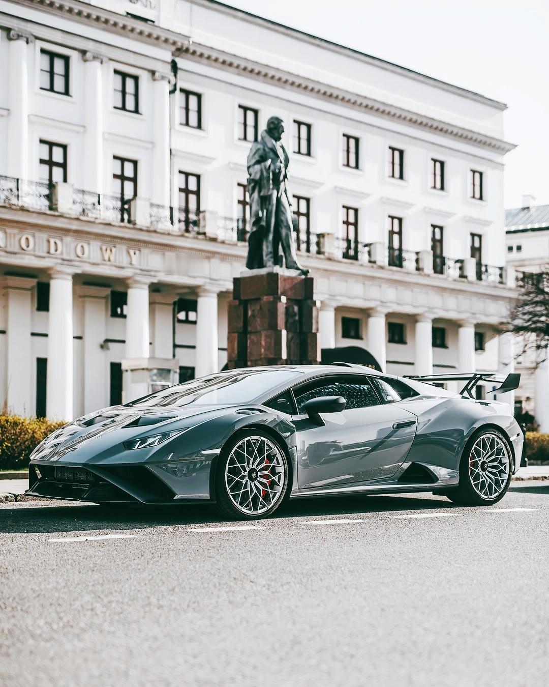 Lamborghini Huracan STO车重1339公斤，比Perform