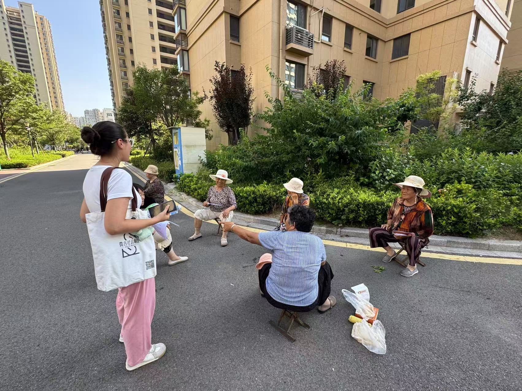 秦岭笑谈[超话]【开展城乡互助养老调研 寻老有所养新路径】2025年，7月4日，