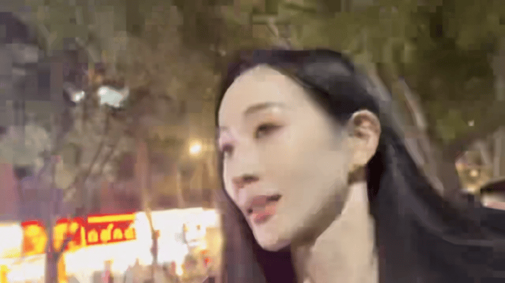 张钧甯路演真是跑着来的 双向奔赴太戳心！《匿杀》广州路演张钧甯遇交通堵塞，为了尽