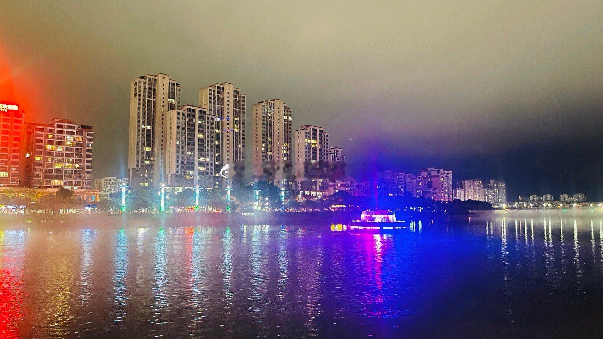 泡泡四叶草[超话] 他们说下班的时候喷一喷，晚上8.00-8.30喷一喷，反正天