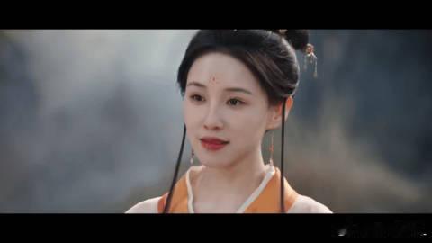 戚凌波 一款白磷型大小姐戚凌波这个角色鲜活又带劲，人前乖巧人后飒爽，性格烈如白磷