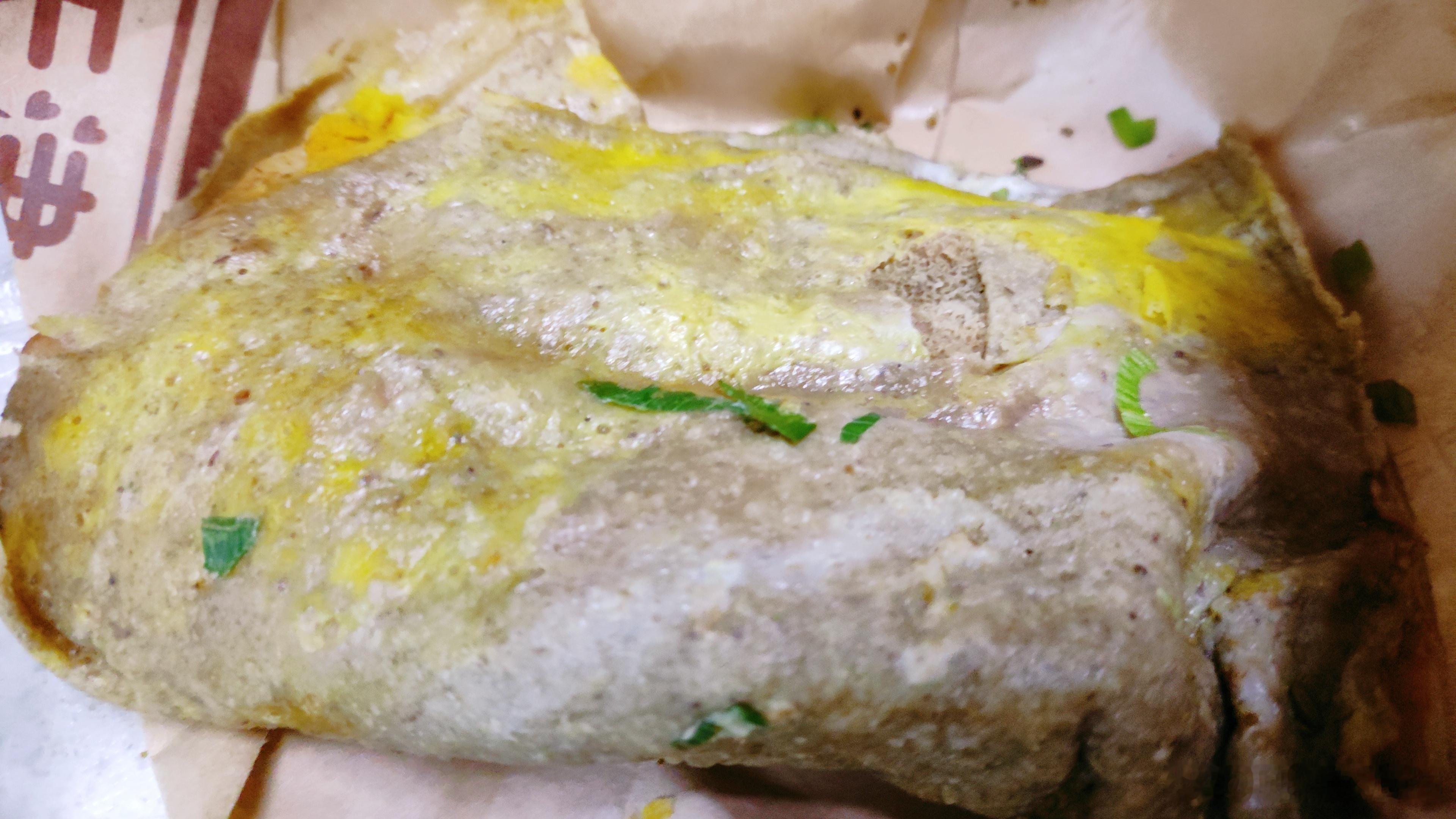 要要切克闹，煎饼果子来一套家周围的煎饼果子，但并不正宗面皮很皮 ​​​