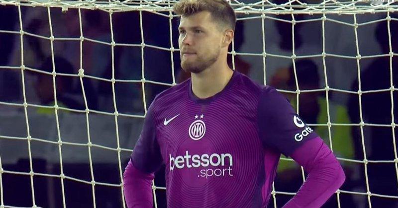 天空体育消息：国米在皮内蒂纳进行恢复性训练。何塞普·马丁内斯随队合练，可出战阿森