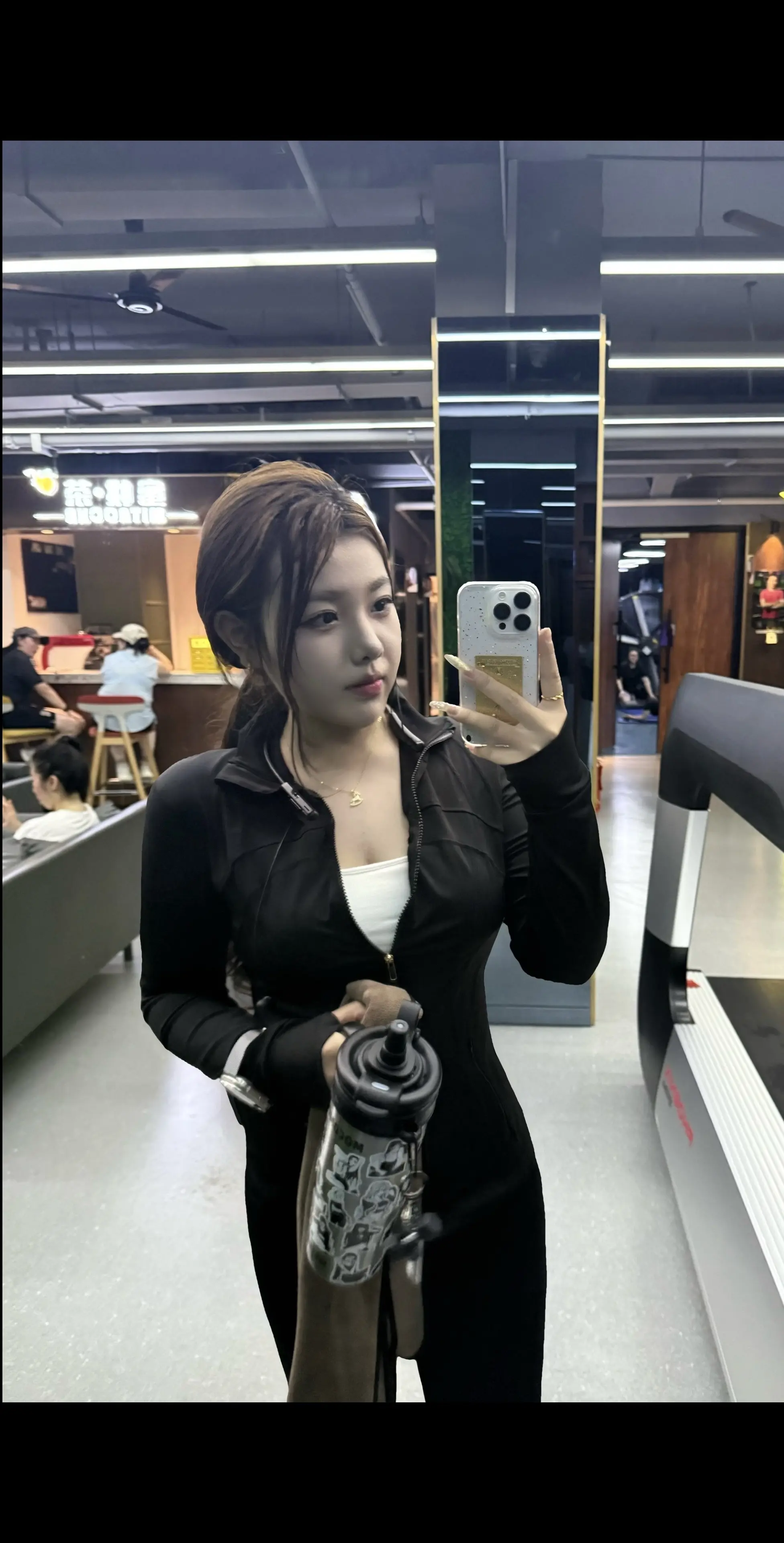 大部分人都没有我爬完坡吃的这根香蕉重要.