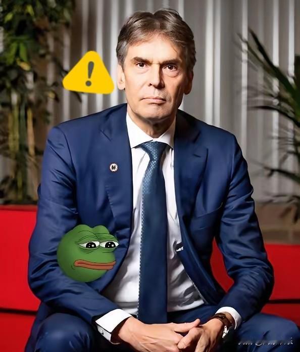 快讯   快讯
就在刚刚
荷兰首相迪克・斯霍夫在巴西贝伦市的气候峰会上透露，东方