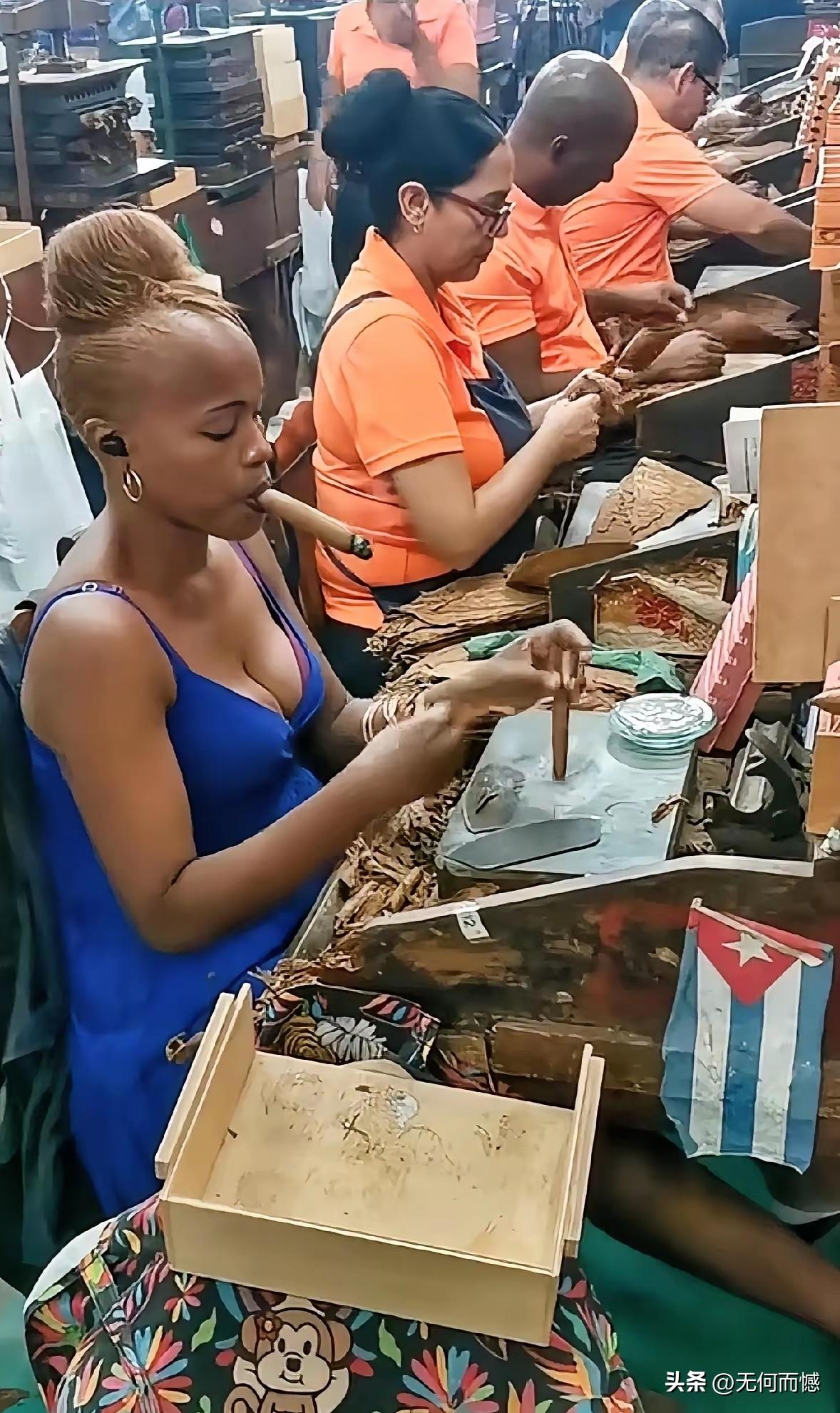 看样子这应该是一个雪茄生产车间，在这地方工作，抽烟倒是很方便，但是有一定的安全隐