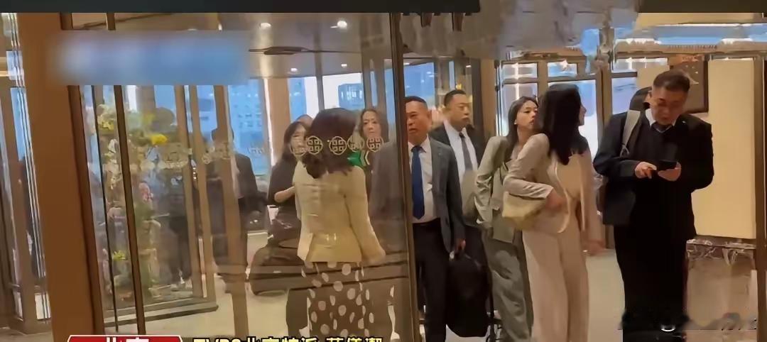 4月9日晚间，国民党副主席郑丽文率团抵达北京，目前已入住中国大饭店。
 
北京是