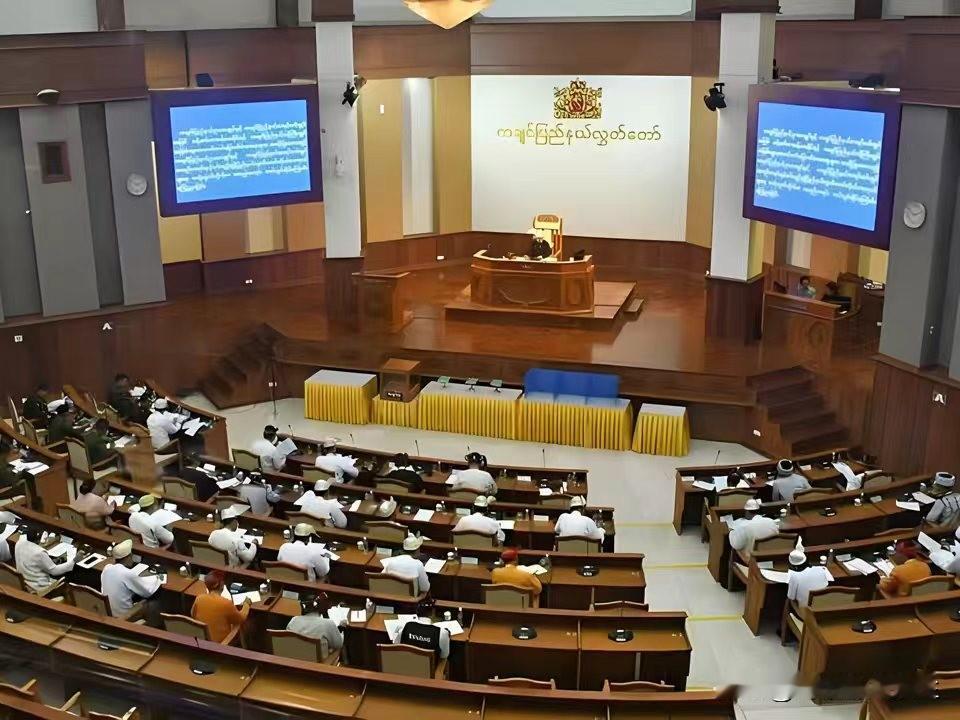 今天传来缅甸政府高官自曝燃油进口来源单一且极具风险的最新消息。据缅甸媒体2026