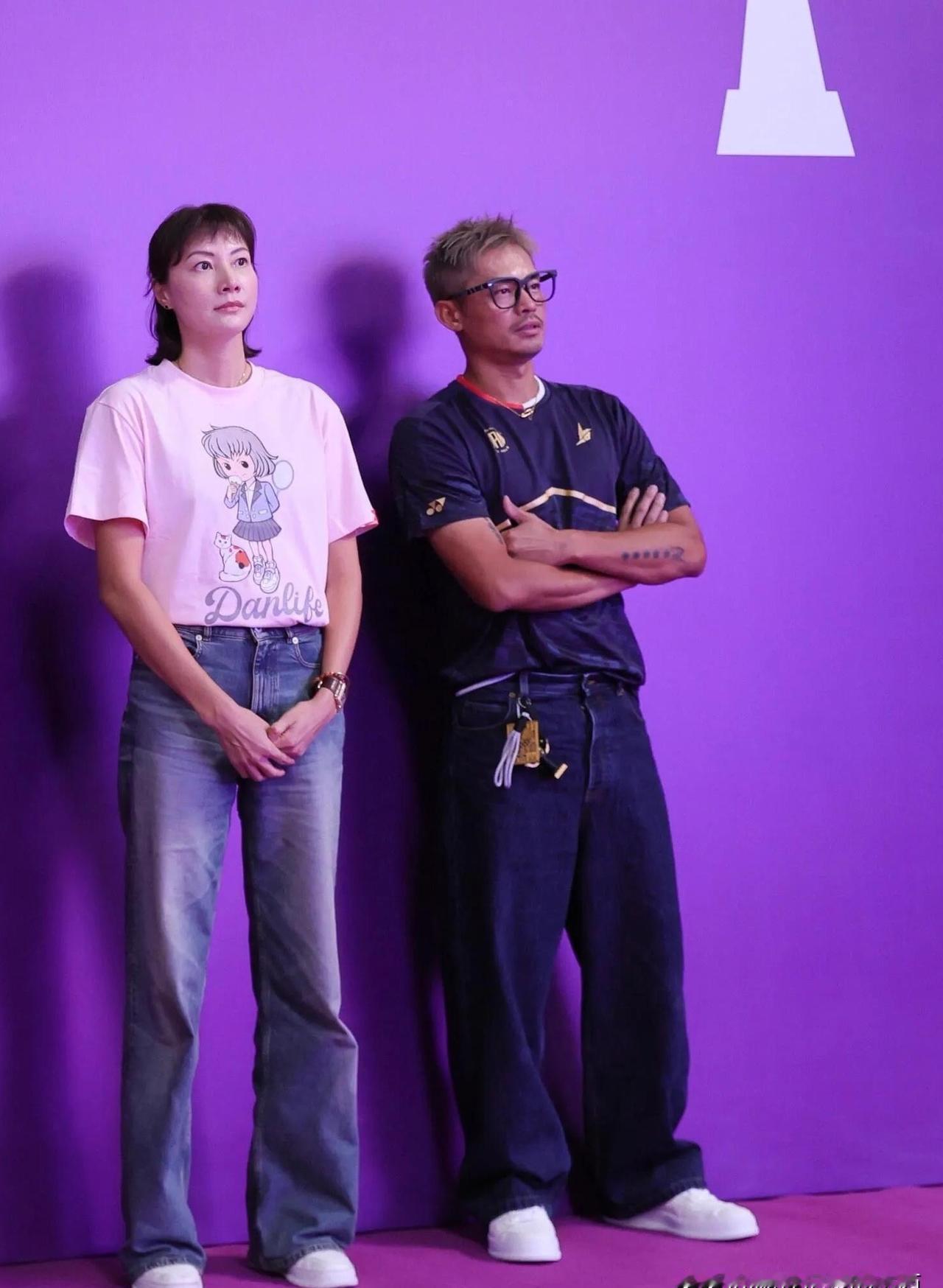 看着谢杏芳和林丹最新的合影，我察觉到一个隐秘的真相：最好的婚姻，不是活成彼此的模