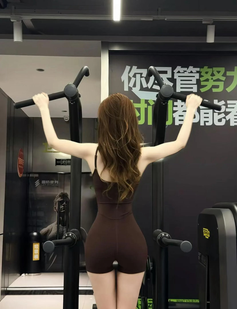 美女的主线任务是 漂亮  健康 情绪稳定！