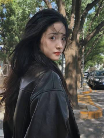 沈月撞档沈月 一听到庆历年就背《岳阳楼记》，沈月这反应太可爱，综艺里的名场面预定