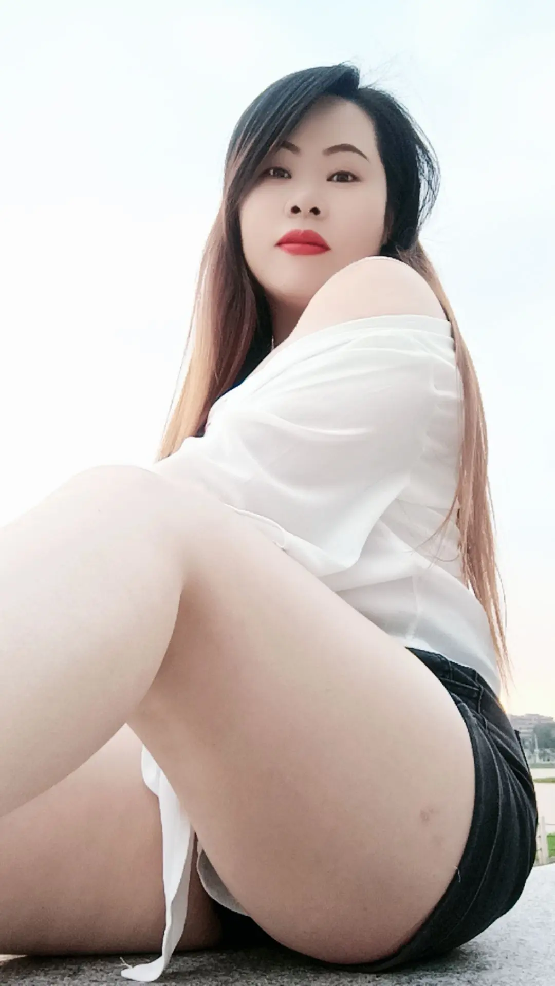 年少时不知愁滋味，人到中年才感悟，人生的路踏上就不能回头，多想给点时间...