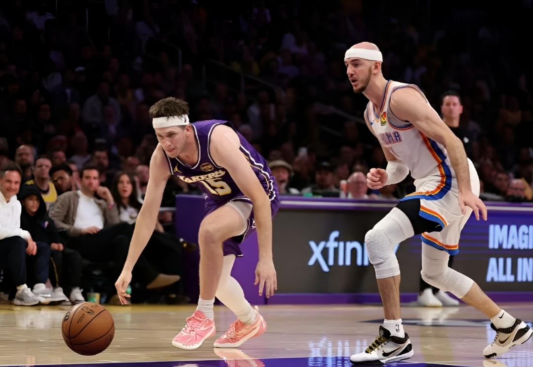 里夫斯是否应该出现在湖人的决胜阵容里面？

这个问题很多人一看觉得太无脑了，场均