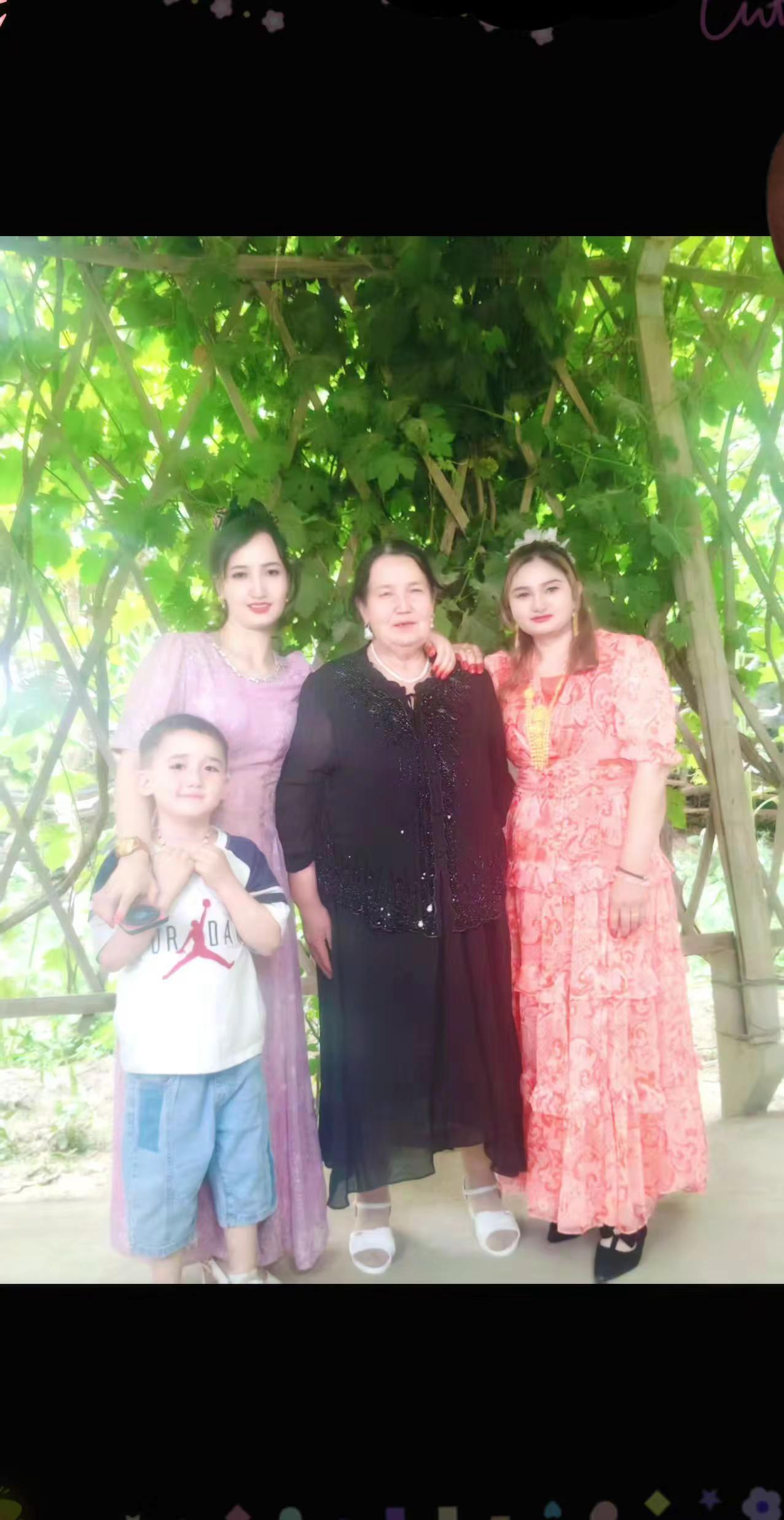 دۇنيالقىتكى بىر دىن بىر كۇچ قۇۋۇتىم ئانا