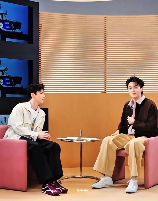 张呈是魔丸来的，小白说觉醒东方把他带走吧
@张呈Zhc @白敬亭 我真的笑死，白