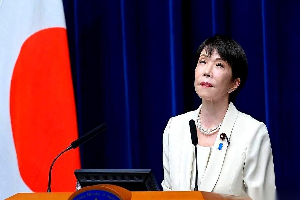 见过把“又当又立”演得这么清新脱俗的吗？
今天真是开了眼了。
日本那位高市早苗在