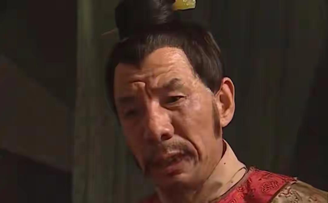 高俅为何当场摔碎杨志厚礼？看懂水浒这段，才明白送礼也讲究资格。
 
杨志本是杨家