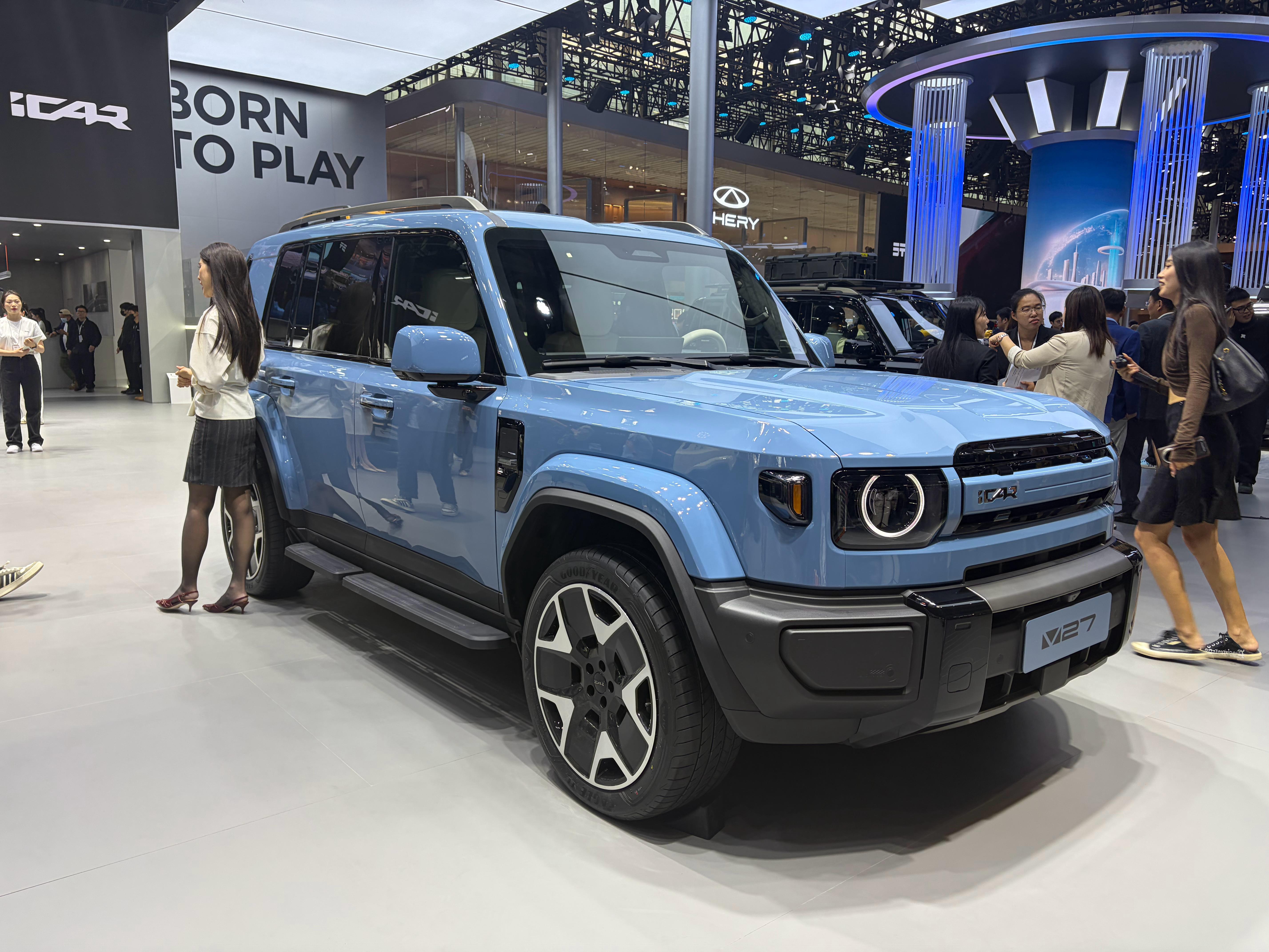 兄弟们！逛完广州车展，想给大家唠唠iCAR V27这台宝藏车！作为V系列旗舰，它