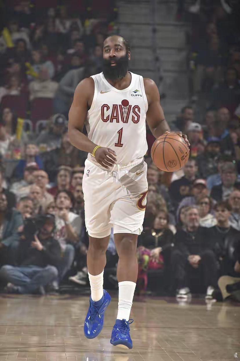 险胜！骑士122-116老鹰东部季后赛预演上演大起大落北京时间4月9日，NBA常