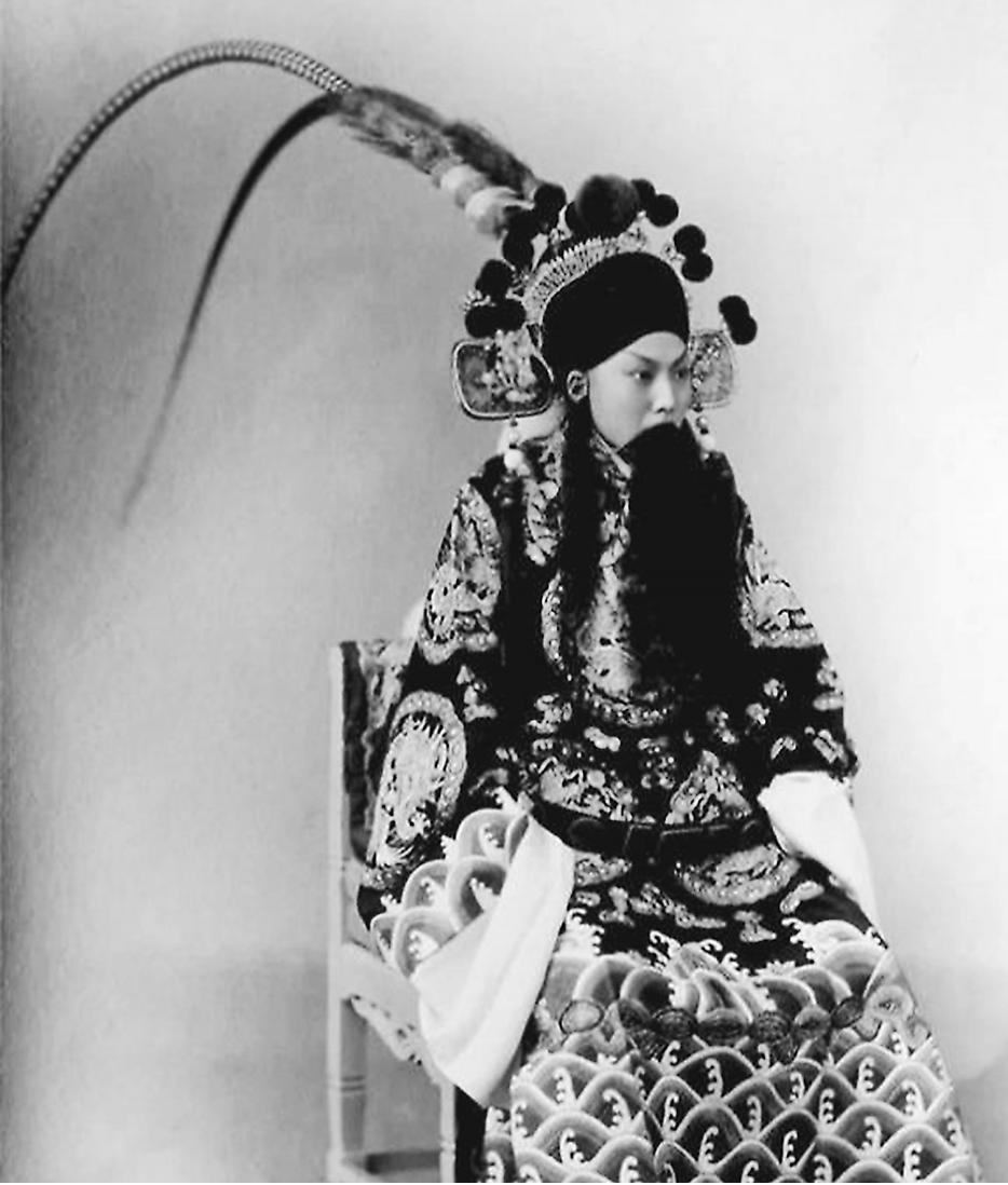 杜维善回忆  我的庶母孟小冬 四
 
绝响《搜孤救孤》：杜月笙六十大寿压轴，孟小