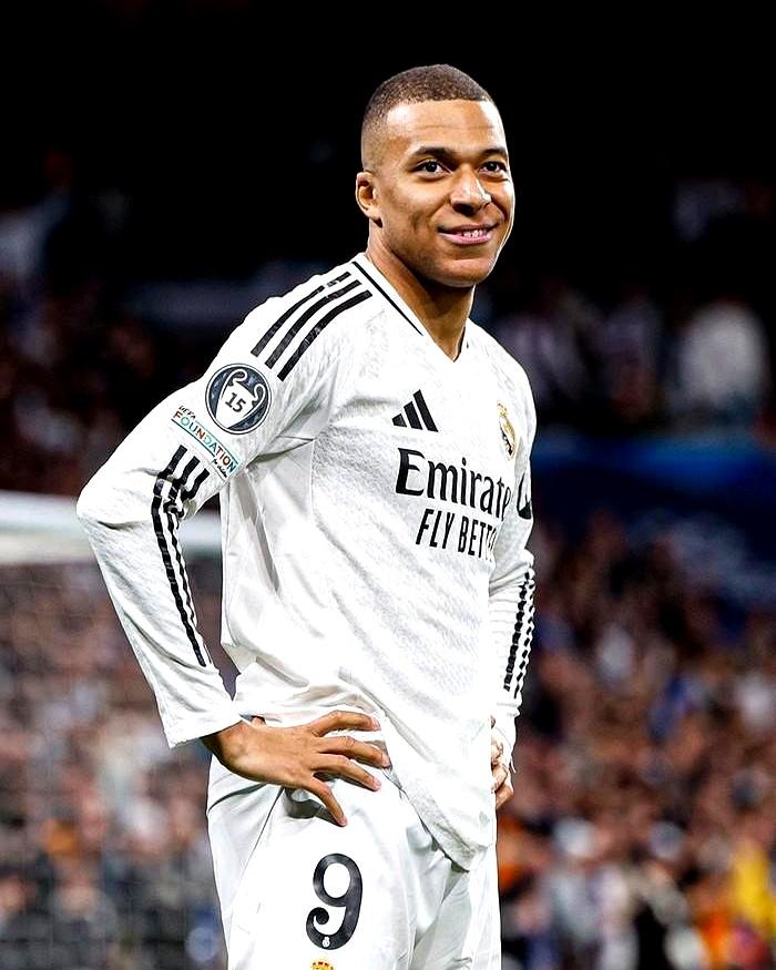 世界杯前锋榜单出炉！姆巴佩哈兰德领衔，这届世界杯要炸。
 

挪威的哈兰德，预选