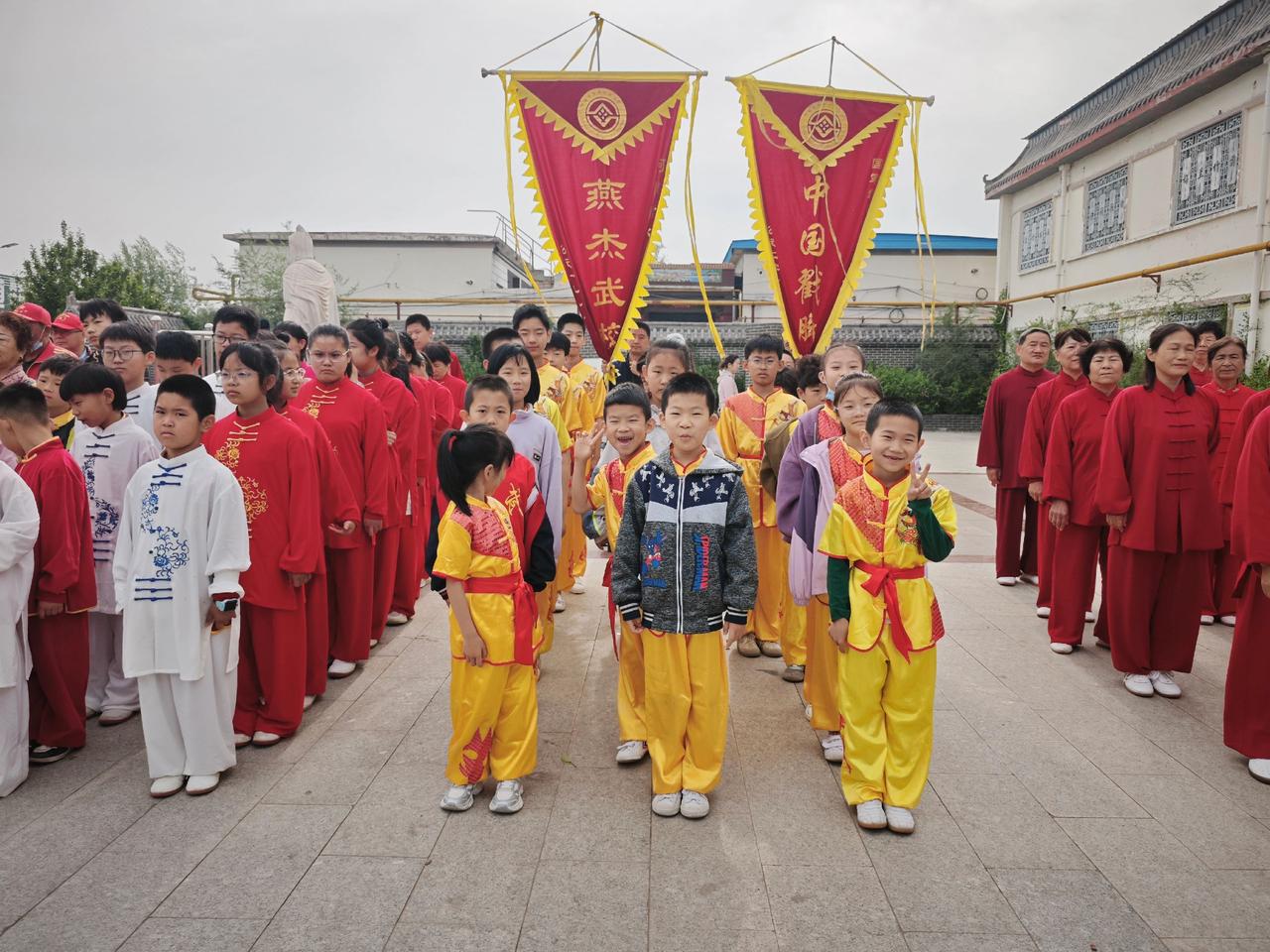 4月19日上午，为丰富村民业余文化生活，2026年侯店村“三月三”民俗节武术、书