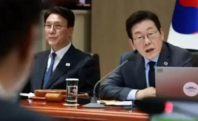 不久前韩国一家电视台造了个大谣，说中国人跑到首尔最繁华的江南区，一口气买了944
