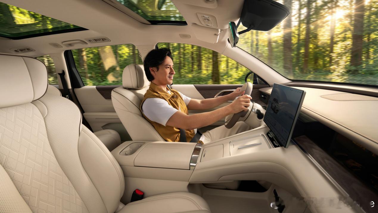 北京车展逛下来，五菱这款星光L确实有点东西。一直觉得“大六座”这三个字离普通人挺