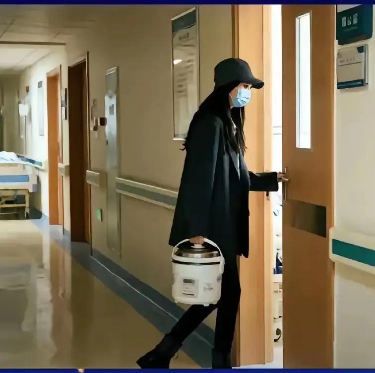 唐嫣不辟谣的底气
藏在和罗晋的遇事同扛里……

我敢说，大伙早发现了——唐嫣对付