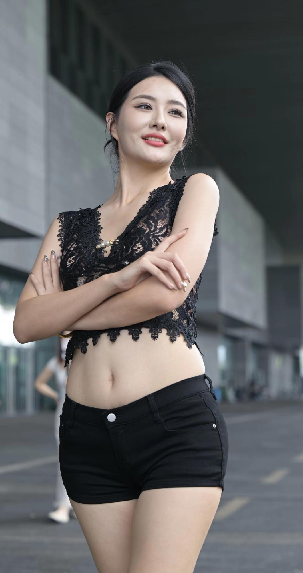 你喜欢怎样的日常穿搭呢40岁女人日常穿搭，无论什么年龄都有爱美的权利。日常美穿搭