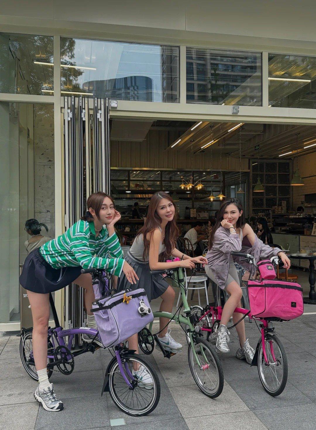 #骑行为什么火出圈#过去三年火起来的户外运动，如City Walk、飞盘、露营、