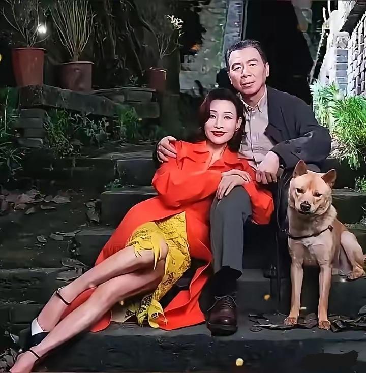 老了，老了，冯小刚才有机会与陈冲搭档一回。年轻的时候，陈冲已明星璀璨，冯小刚还没
