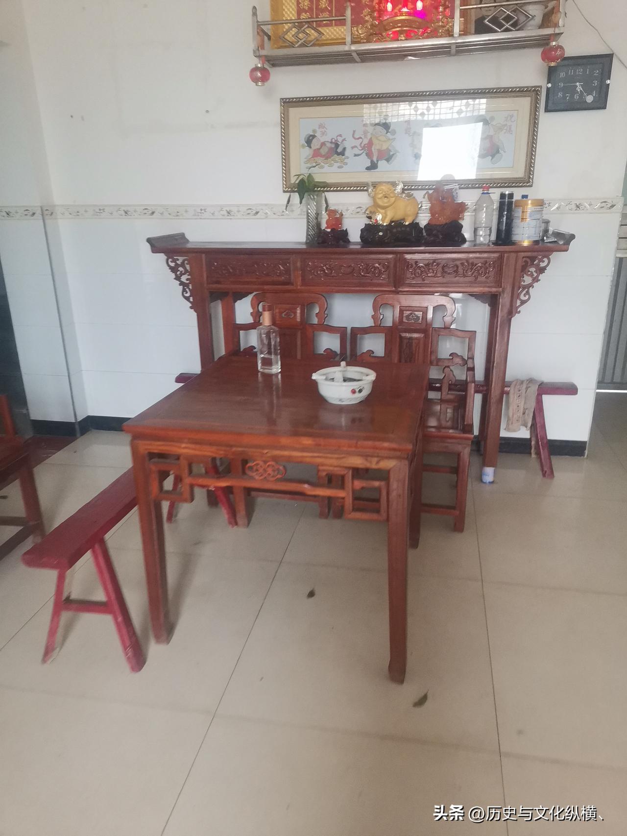 下午4点多，我出发了。骑个山地车，买2袋黑芝麻圆子，一点香菇，一包烟向村里骑行。