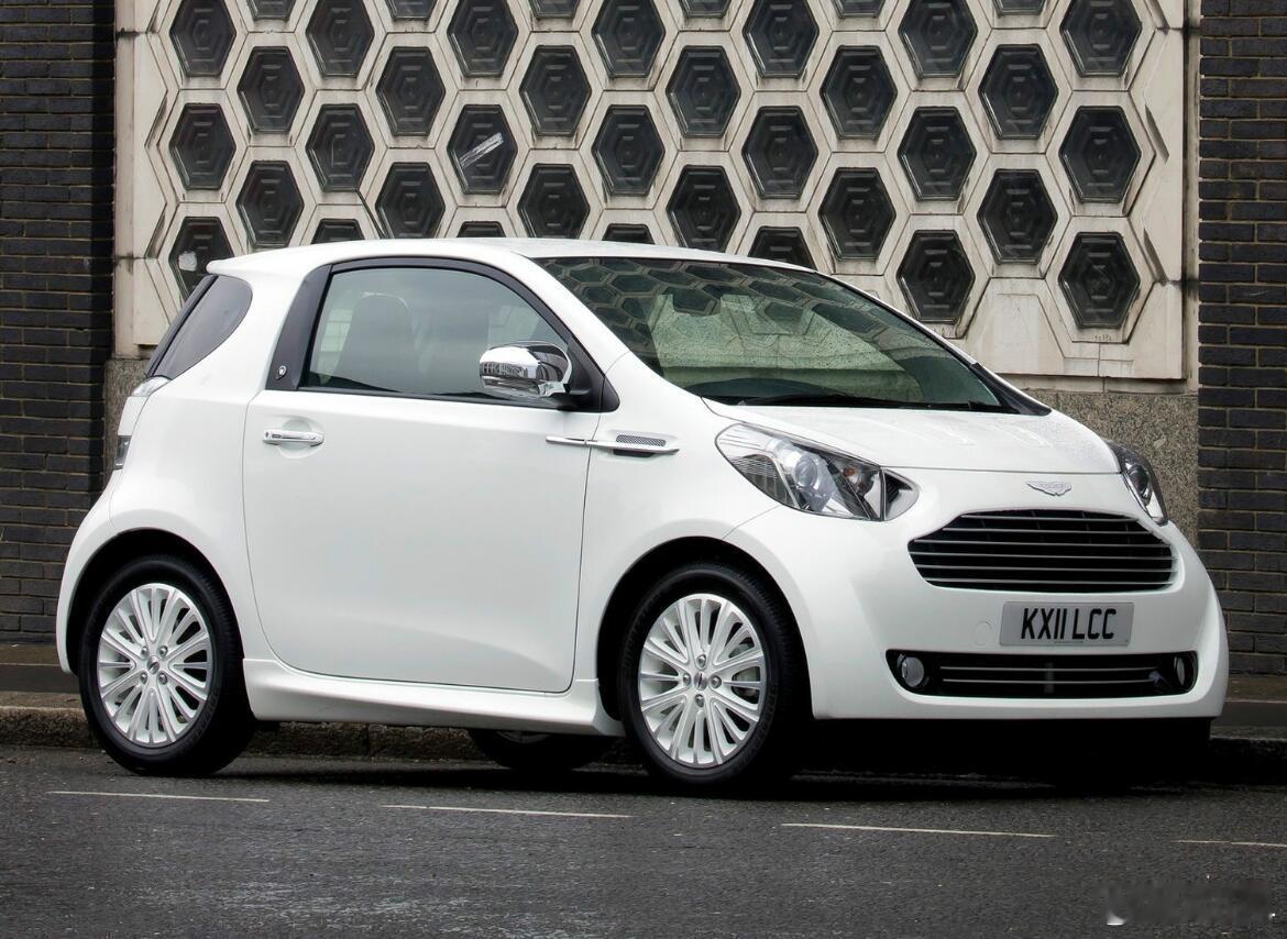 事实证明，哪怕是个老头乐，贴上豪车logo之后也会有人喜欢。痞幼恋综同款豪车全球