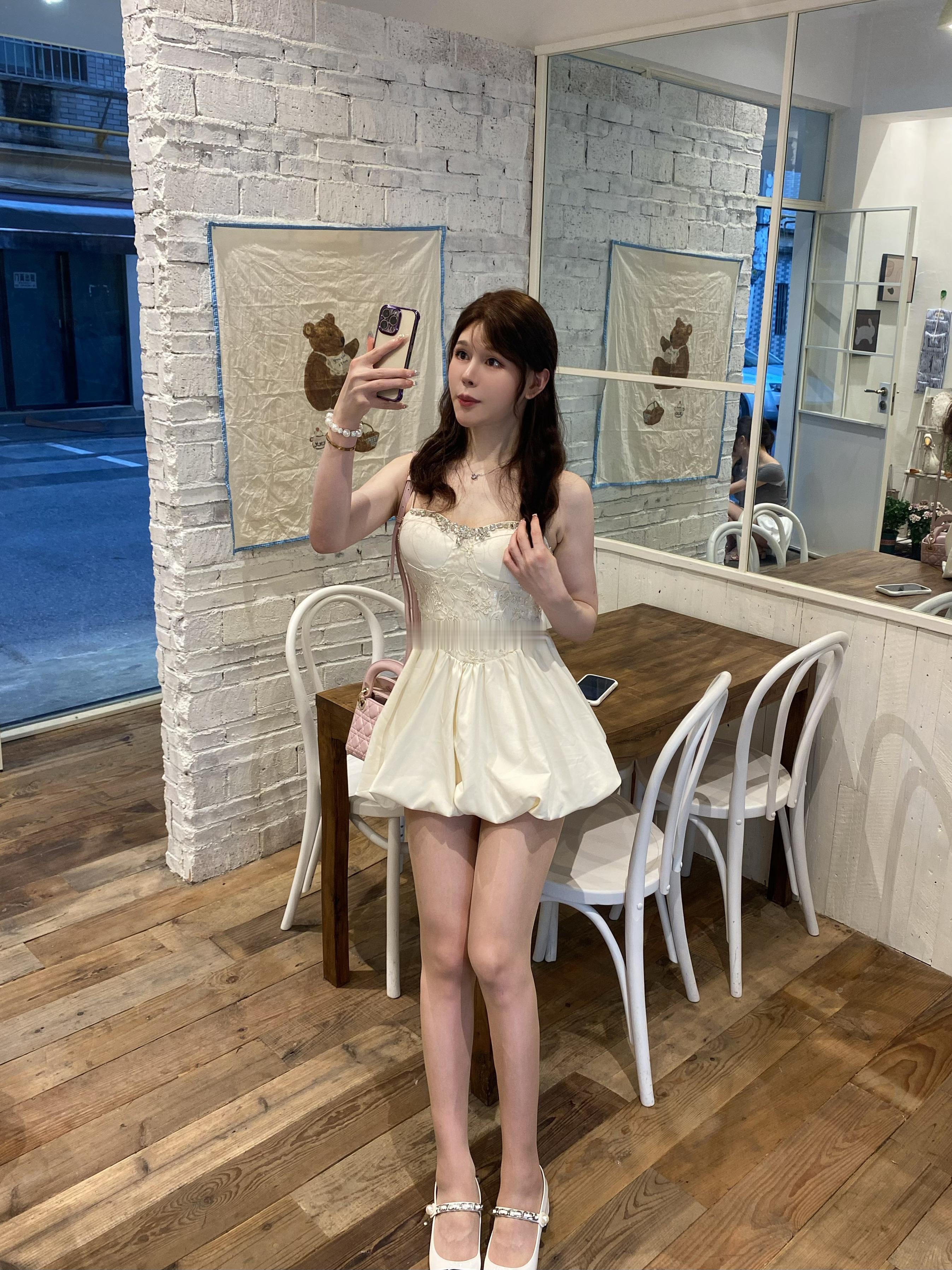这个世界很多东西可以靠努力争取唯独有情有义的爱人朋友需要靠一些运气 
