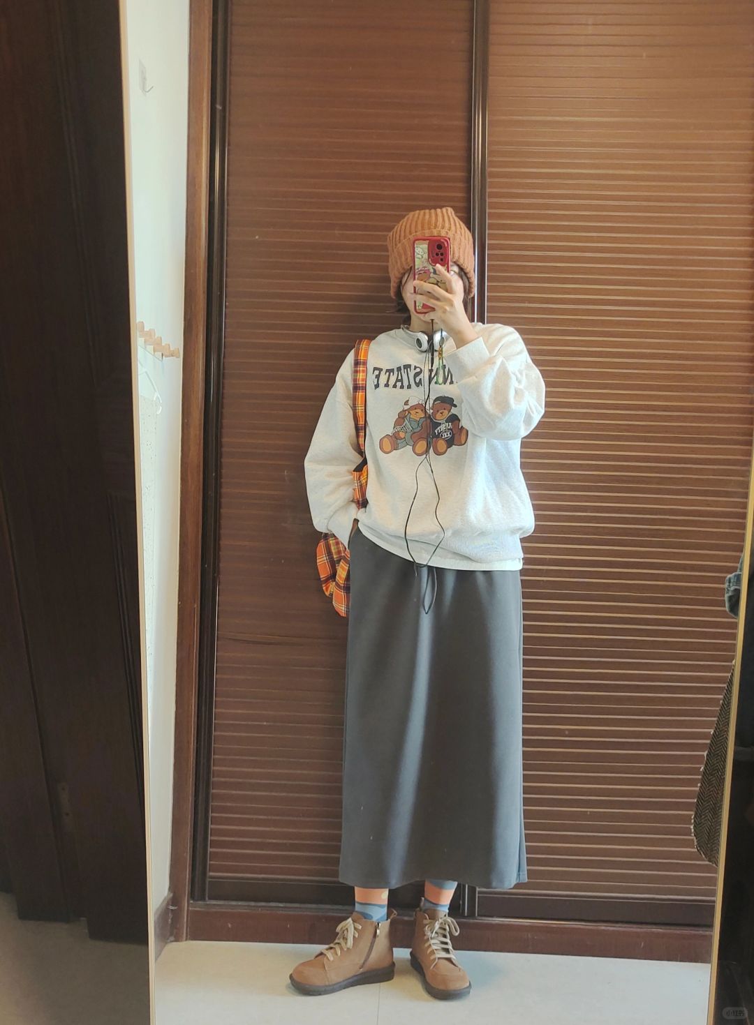 有点厚度的卫衣半裙更适合秋冬