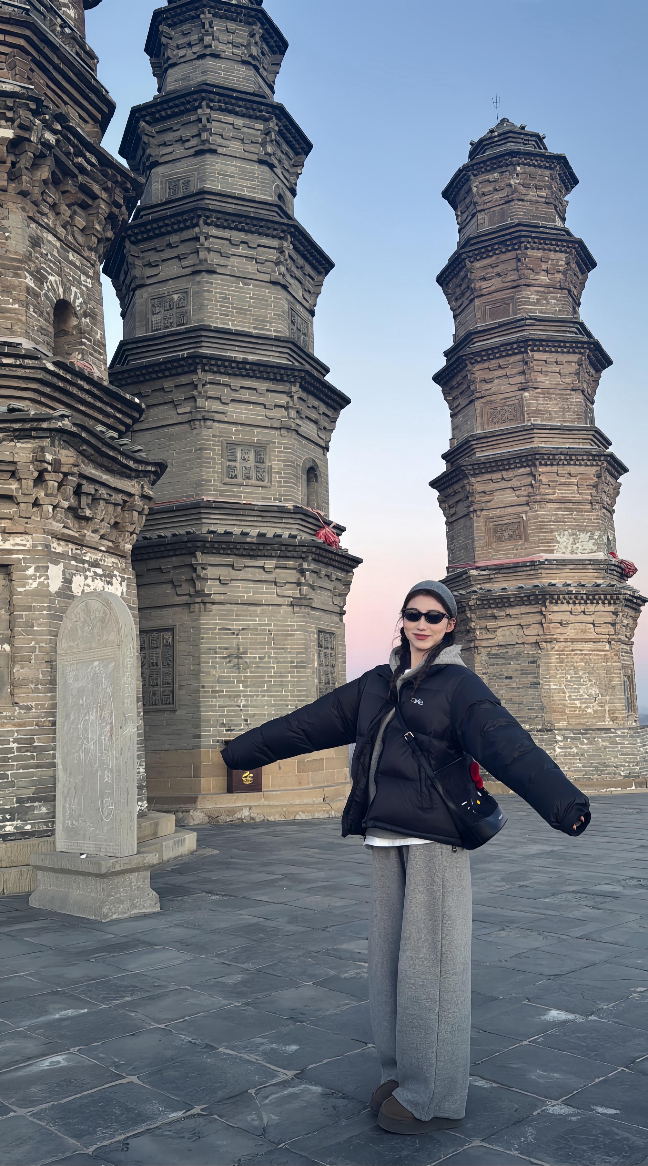 我从来没有考虑过我们合不合适 我只知道我不能撒开你的手.