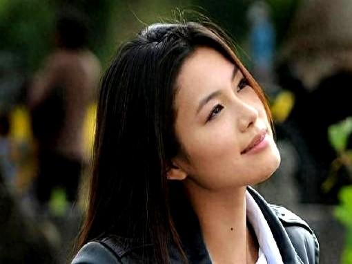 45岁贵州女演员自曝因32岁丈夫突然去世陷入悲痛
爱人就这么突然走了，整个世界都