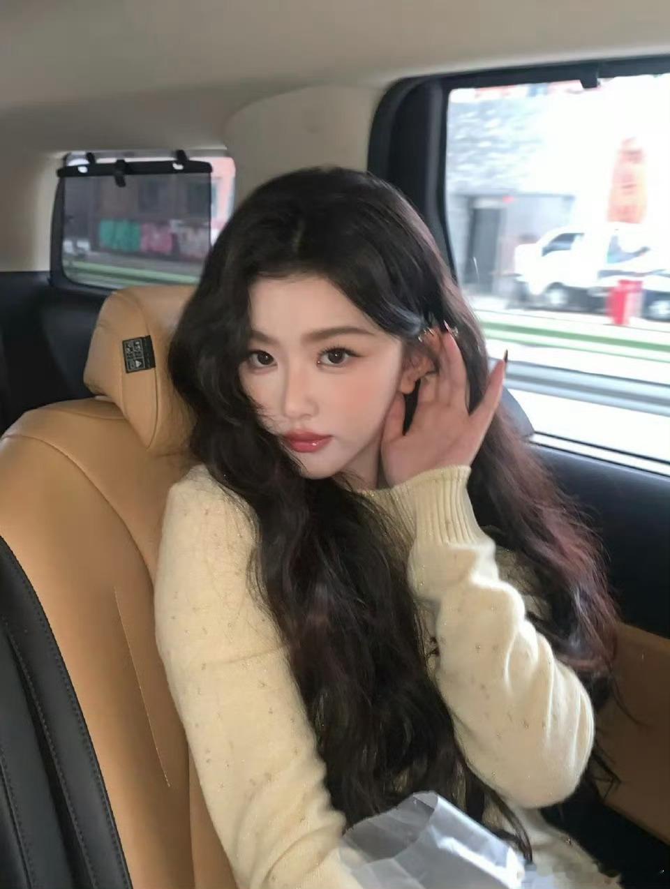 曝孔雪儿以前爱谈恋爱这么会造谣 没流量了？ 