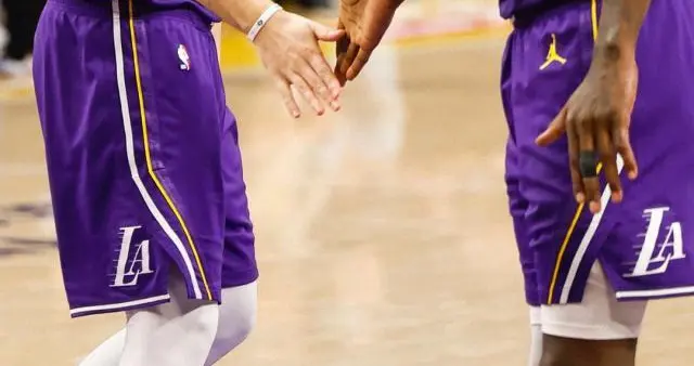 富保罗一针见血称湖人难进西决 防守稀烂成顽疾